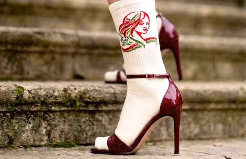 Брестская фабрика выпустила носки с "квинтэссенций женских качеств"