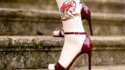 Брестская фабрика выпустила носки с «квинтэссенций женских качеств»