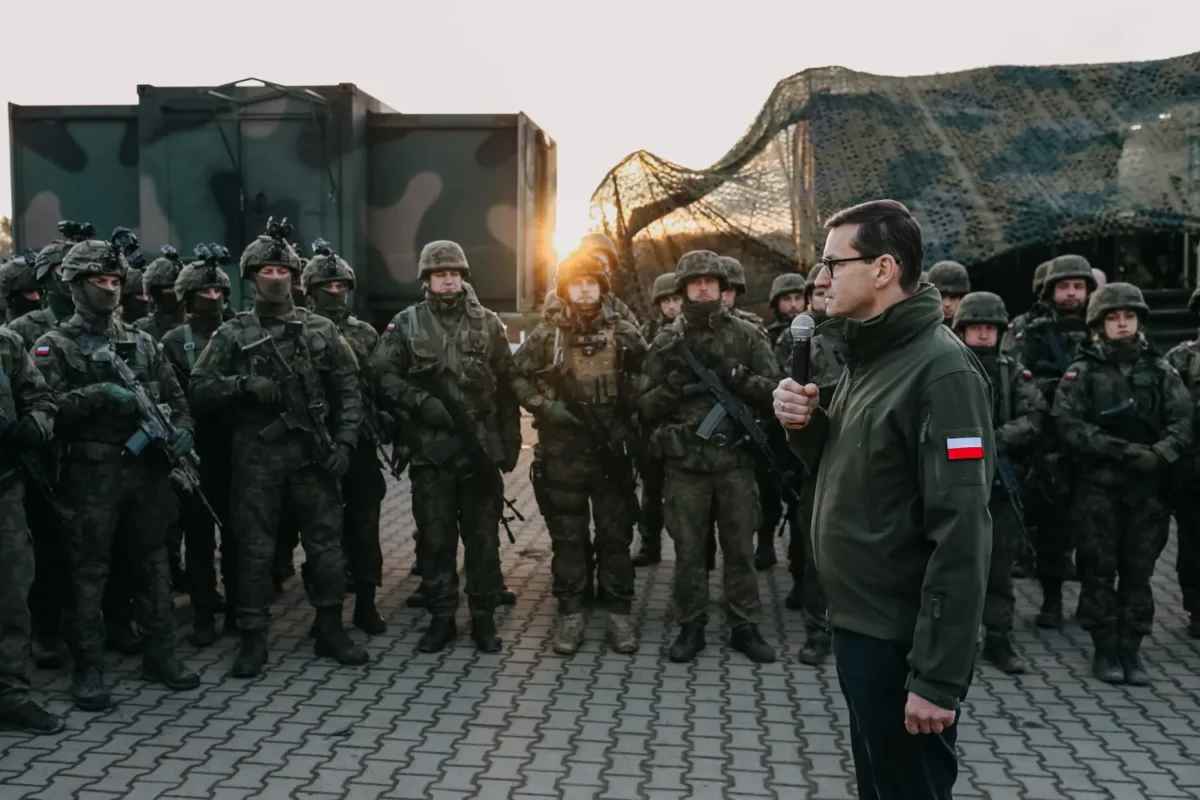 Польша продлила действие буферной зоны на границе с Беларусью