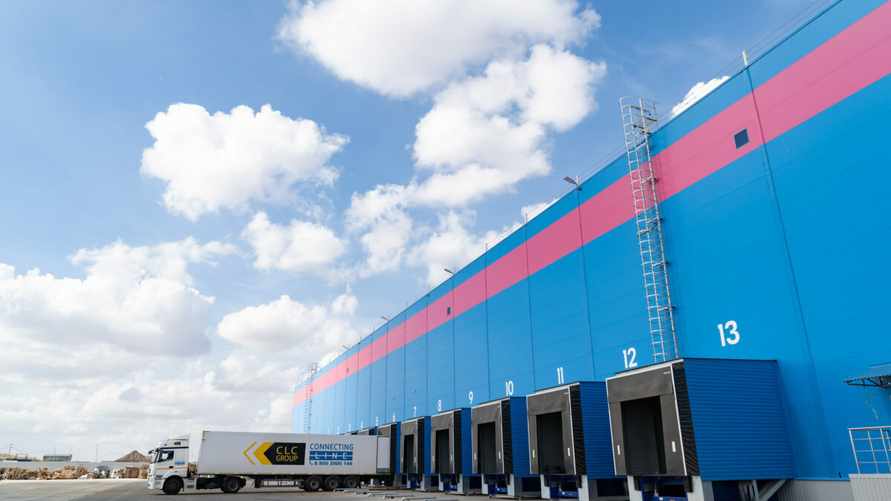 Ozon запустил в Беларуси новый сервис "Ozon Селект" с модными брендами