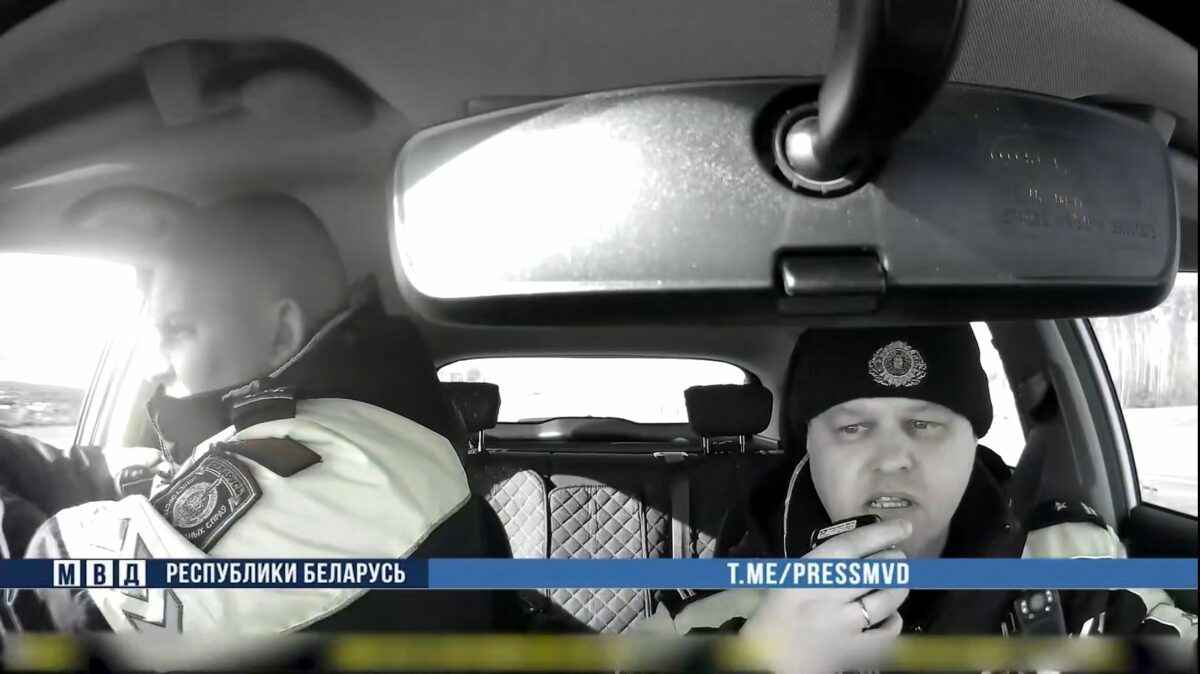 Под Столбцами инспекторы ГАИ стреляли в машину, а остановил ее столкновением попутный BMW