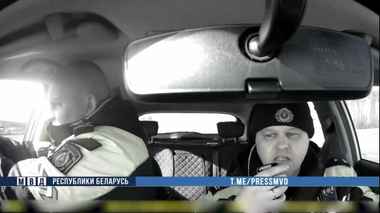 Под Столбцами инспекторы ГАИ стреляли в машину, а остановил ее столкновением попутный BMW