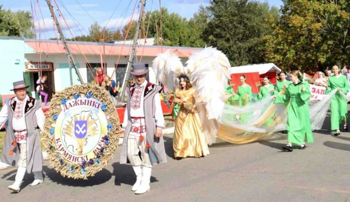 Коротьки, Шени и не только. Турчин назвал самые благоустроенные деревни и города в Беларуси