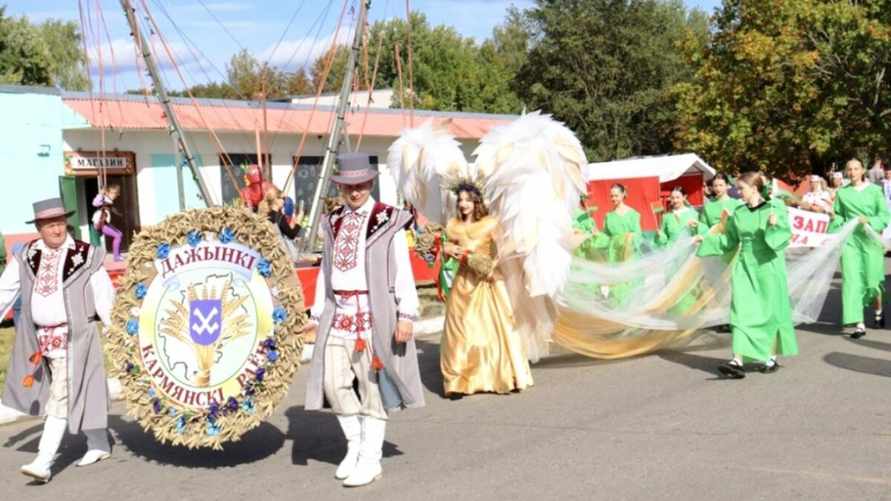Коротьки, Шени и не только. Турчин назвал самые благоустроенные деревни и города в Беларуси
