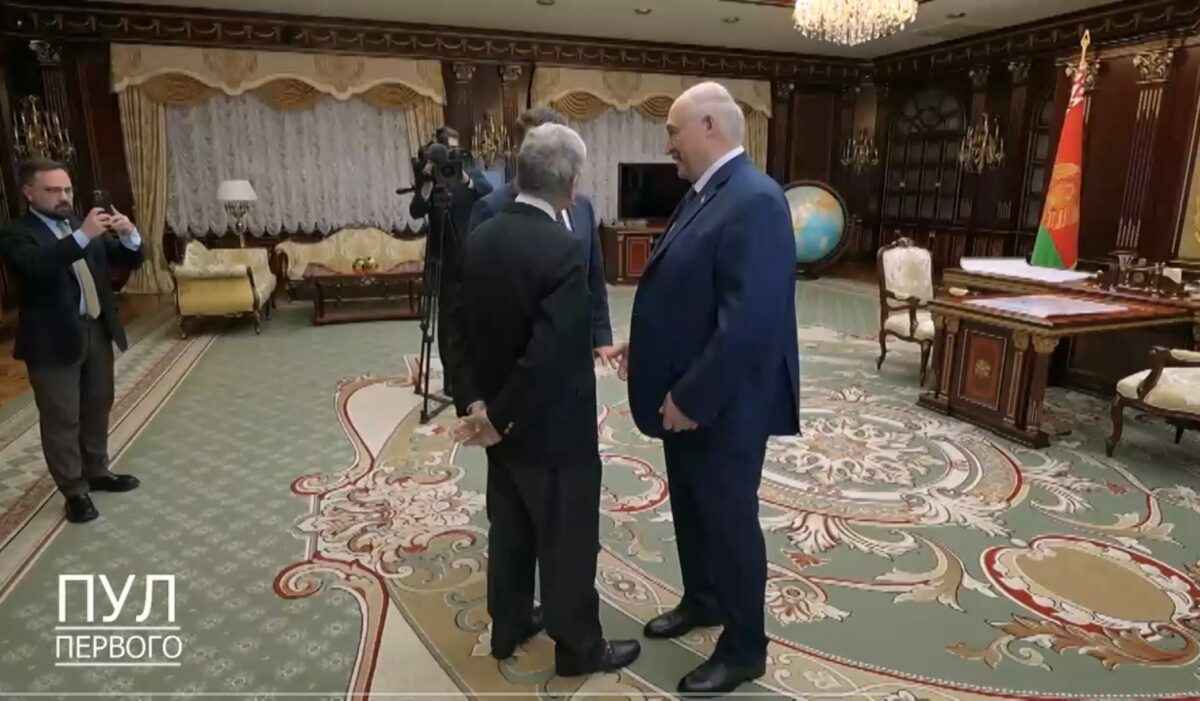 «Вы воюете против наших друзей»: Лукашенко предложил спецпосланнику Трампа поговорить об Иране