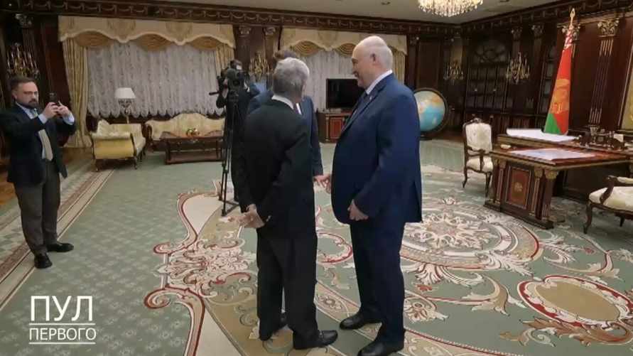 «Вы воюете против наших друзей»: Лукашенко предложил спецпосланнику Трампа поговорить об Иране