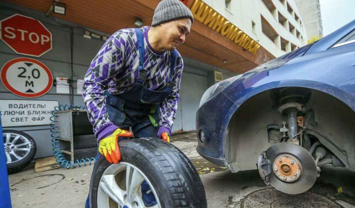 «Вас обули»: минчане поспорили из-за цен на замену шин к лету