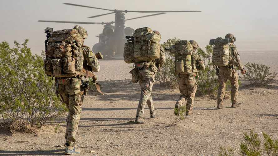 США накапливают войска для вторжения в Иран - WP