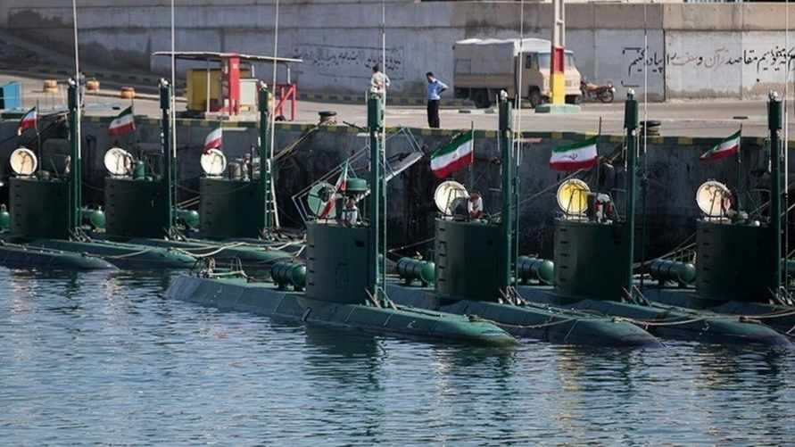 Почему иранские "карликовые" подлодки не атакуют армаду авианосцев США у своих берегов