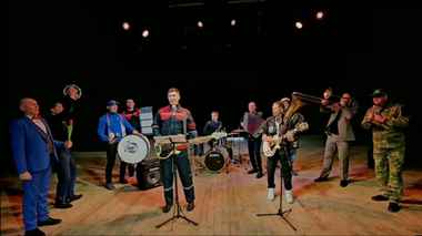 Мужчины БелЖД так поздравили с 8 марта, что стали звёздами TikTok