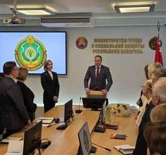 Минтруда отправит чиновников две недели ходить по домам шести категорий белорусов