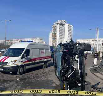 В Минске кроссовер вылетел на тротуар и сбил подростка