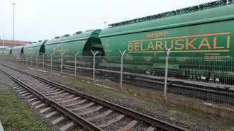 В России оценили, сколько миллионов долларов сулит Беларуси снятие санкций США с калия