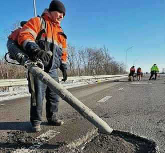 Минтранс назвал точную дату, когда отремонтируют все дороги в Беларуси после зимы