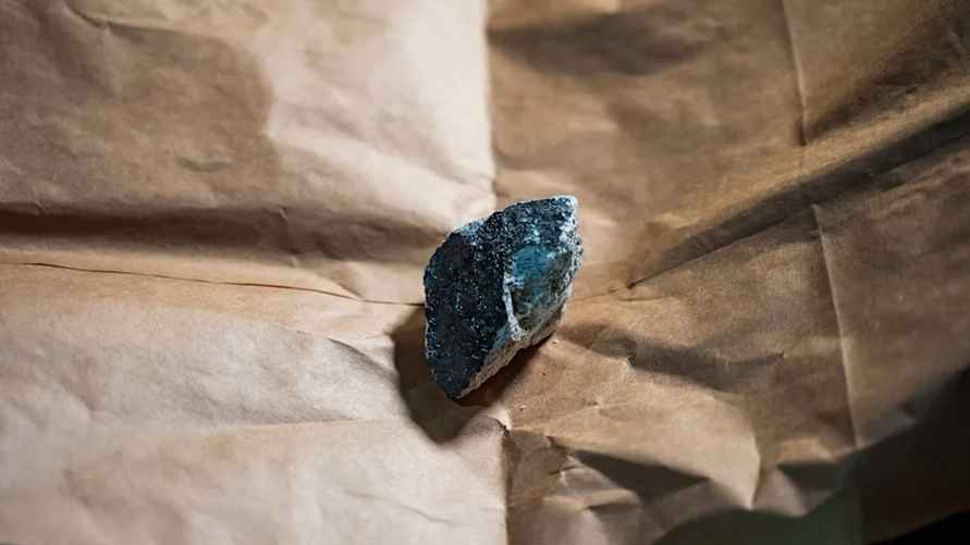 В Германии метеорит пробил крышу дома