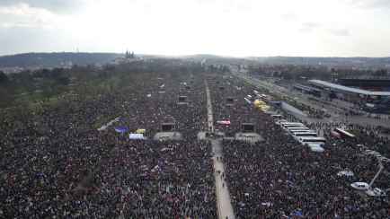 В Чехии сотни тысяч вышли на демонстрацию против правительства