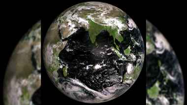 Новый российский спутник передал первые снимки Земли. Почему совсем не голубая?