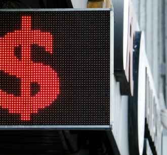 Финансисты спрогнозировали инерционный рост доллара выше 3 BYN