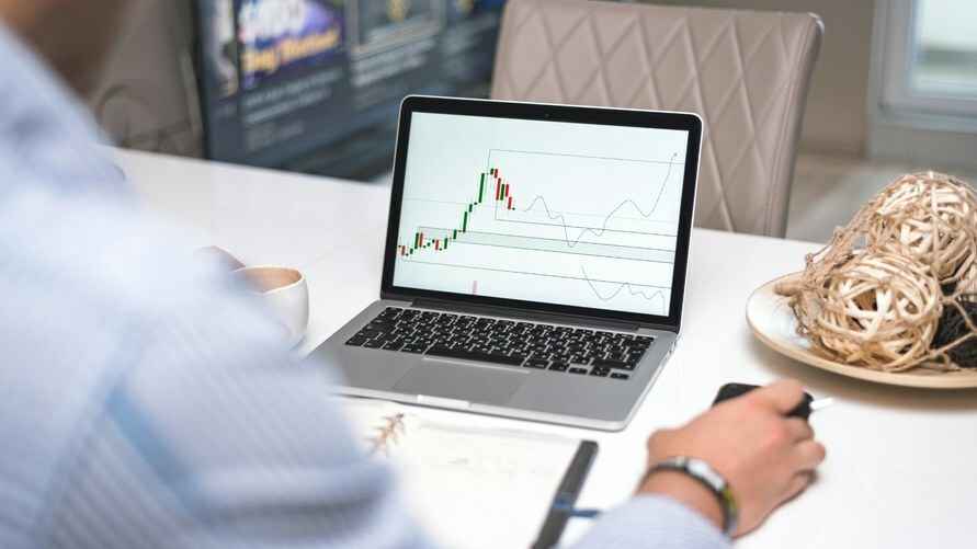 Когда курс доллара волнует всех чем обмен валюты отличается от торговли на форекс