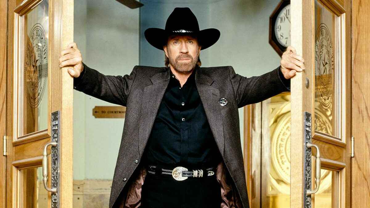 Кому достанется впечатляющее наследство Чака Норриса? У него хватает претендентов