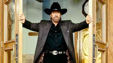 Кому достанется впечатляющее наследство Чака Норриса? У него хватает претендентов