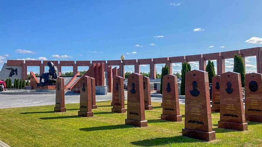 На фото Пантеон защитников Отечества РФ