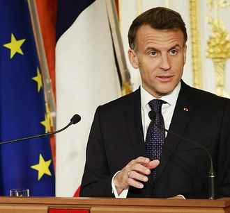 Макрон ответил Трампу на слова про «удар в челюсть»