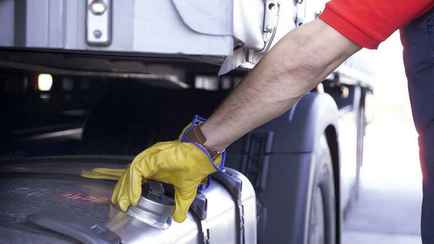 Сейм Литвы ввёл лимит на топливо в фурах, въезжающих из Беларуси