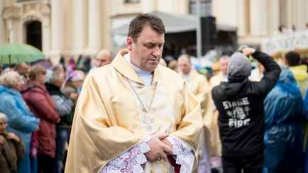 Архиепископ Станевский поздравил белорусов с Пасхой