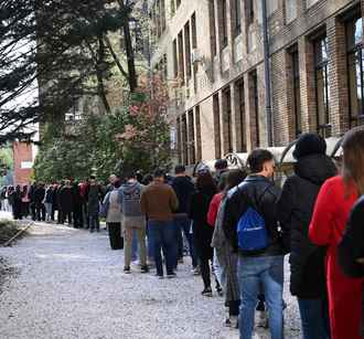 Правящая партия Венгрии пожаловалась на административный ресурс оппозиции