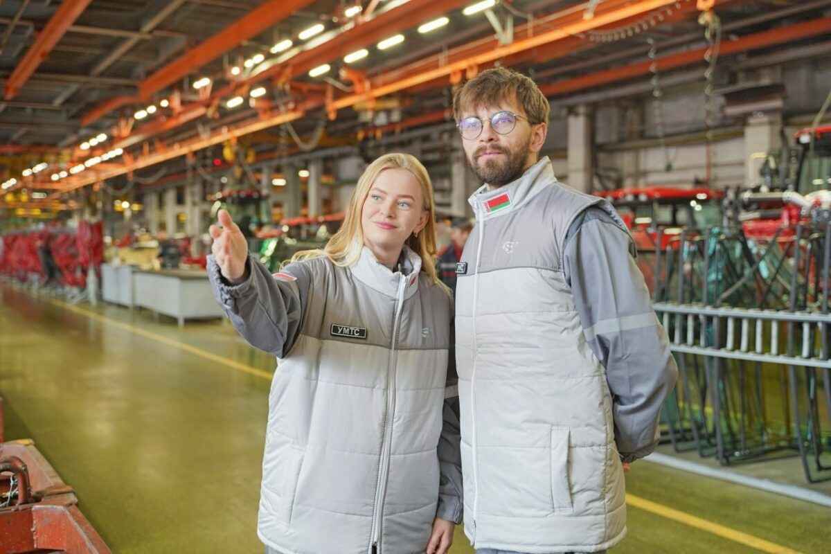 МТЗ предложил белорусам ходить в его спецодежде
