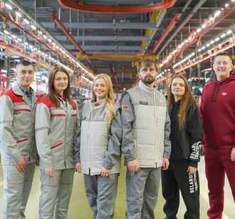 МТЗ предложил белорусам ходить в его спецодежде