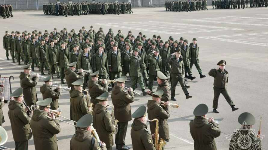 Лукашенко рассказал, откуда в Беларуси возьмутся 500 000 военных на случай войны