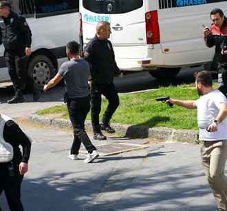 В Стамбуле неизвестные начали стрельбу у посольства Израиля