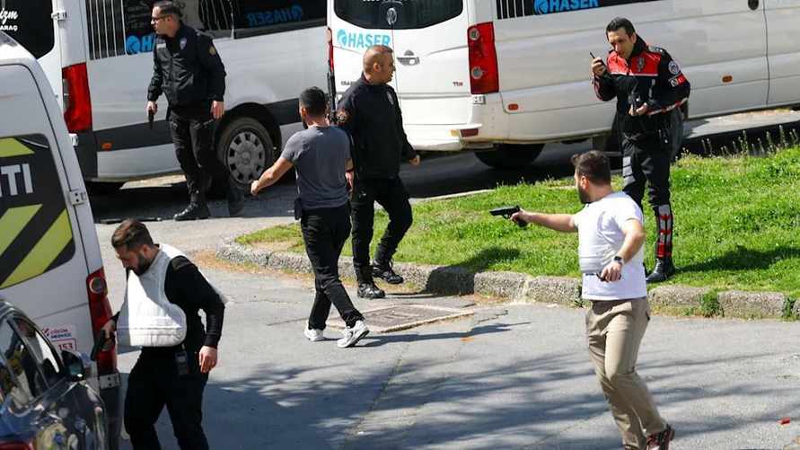 В Стамбуле неизвестные начали стрельбу у посольства Израиля