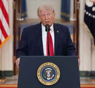 Трамп пообещал отбросить Иран в «каменный век»