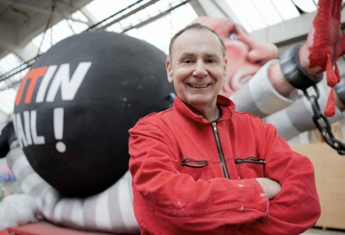 Российский суд приговорил художника из Германии к 8,5 годам колонии за карнавальные платформы