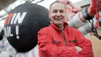 Российский суд приговорил художника из Германии к 8,5 годам колонии за карнавальные платформы