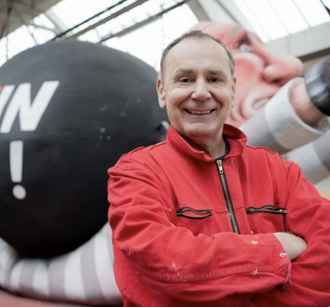 Российский суд приговорил художника из Германии к 8,5 годам колонии за карнавальные платформы