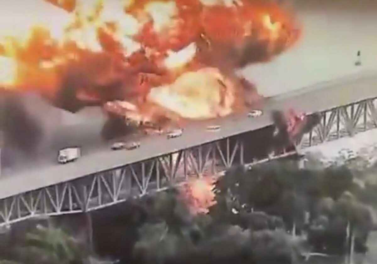 На Панамском канале взорвался танкер