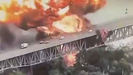 На Панамском канале взорвался танкер