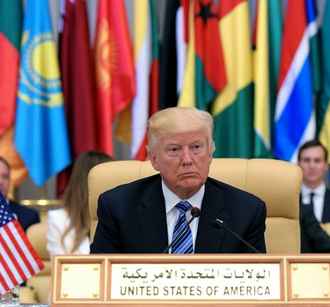 Экс-директор ЦРУ объявил Трампа сумасшедшим. Кто может отстранить от власти?