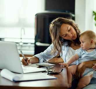 Минтруда объявило конкурс для белорусских бизнес-мам. Какие призы?