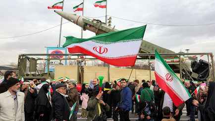 Власти Ирана призвали молодежь встать живой стеной вокруг электростанций