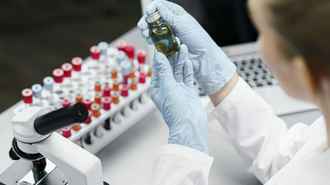 В России начали вводить персонализированные вакцины от рака