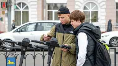 В Гомеле запретили по ночам ездить на электросамокатах