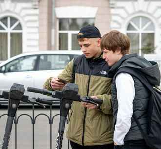 В Гомеле запретили по ночам ездить на электросамокатах