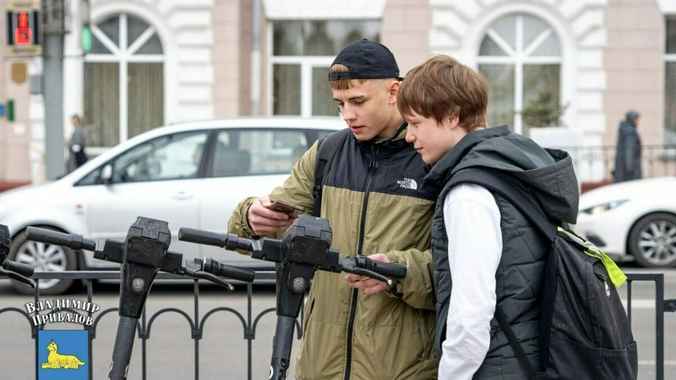 В Гомеле запретили по ночам ездить на электросамокатах