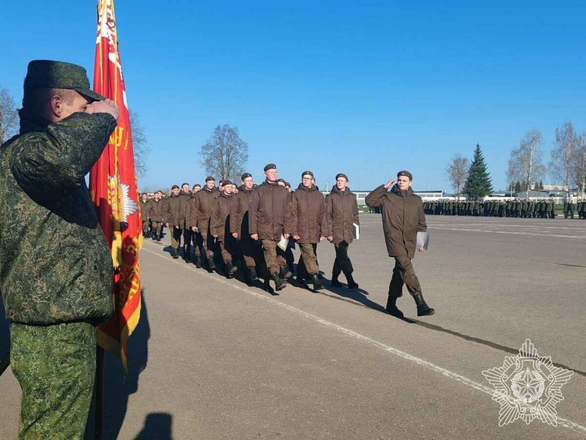 В Беларуси началось увольнение срочников в запас