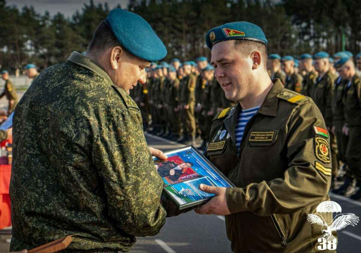В Беларуси началось увольнение срочников в запас